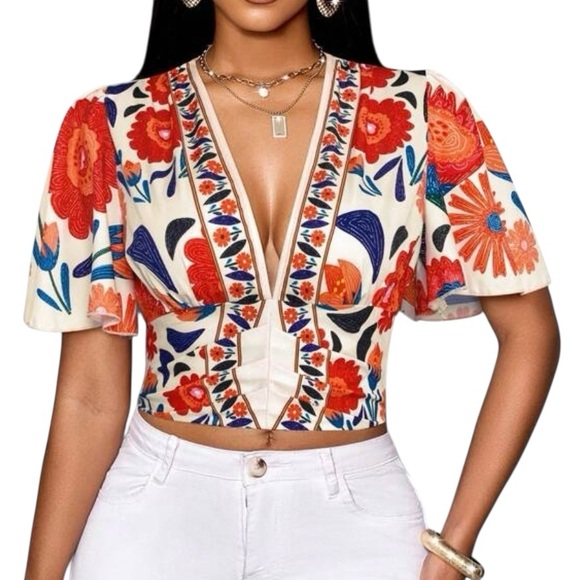 SHEIN Tops - SHEIN Solar Sun Floral Crop Top